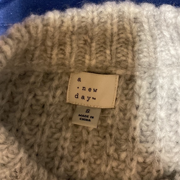 Grey oversized sweater - Picture 2 of 2